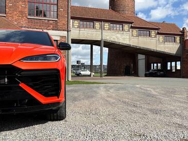 Lamborghini Urus SE — photo 18
