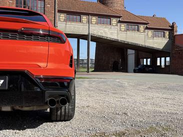 Lamborghini Urus SE — photo 21
