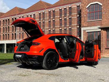 Lamborghini Urus SE — photo 23