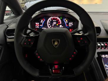 Lamborghini Huracán EVO — photo 25