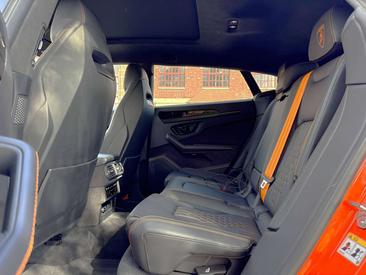 Lamborghini Urus SE — photo 30