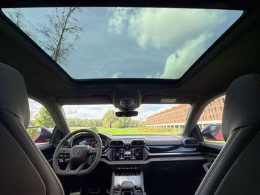 Lamborghini Urus SE — photo 32