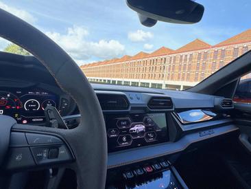 Lamborghini Urus SE — photo 37