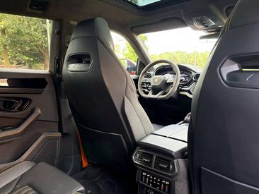 Lamborghini Urus SE — photo 46