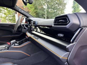 Lamborghini Urus SE — photo 47