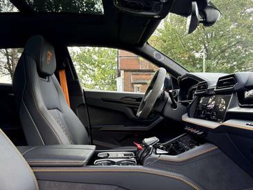 Lamborghini Urus SE — photo 49