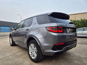 Land Rover Discovery Sport P300e — photo 9