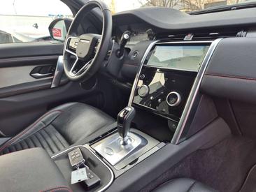 Land Rover Discovery Sport P300e — photo 15