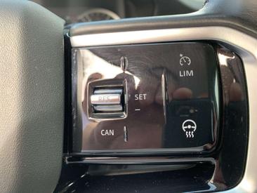 Land Rover Discovery Sport D200 — photo 16