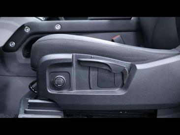 Land Rover Defender D200 — photo 27