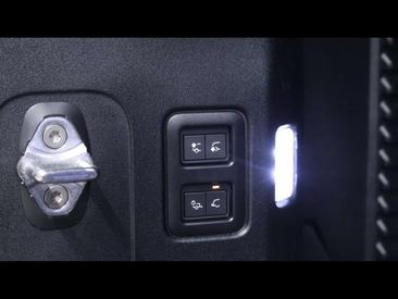 Land Rover Defender D200 — photo 28