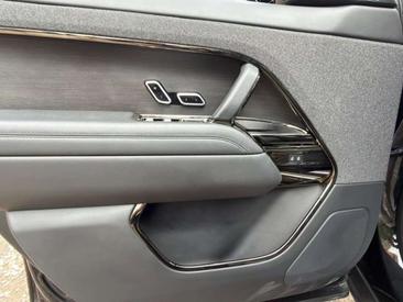 Land Rover Range Rover Sport D300 — photo 17