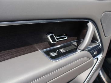 Land Rover Range Rover D350 — photo 19