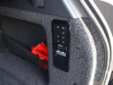 Land Rover Range Rover D350 — photo 25