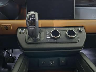 Land Rover Defender 110 D200 — photo 10