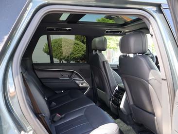 Land Rover Range Rover D350 — photo 27