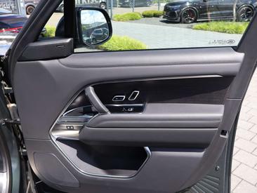 Land Rover Range Rover D350 — photo 31