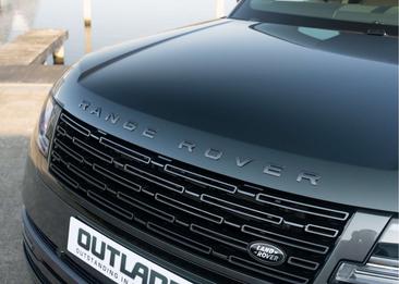 Land Rover Range Rover P550e — photo 7