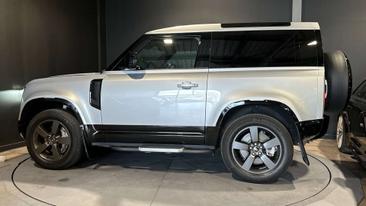 Land Rover Defender D300 — photo 4