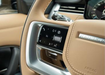 Land Rover Range Rover P550e — photo 17