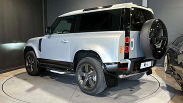 Land Rover Defender D300 — photo 8