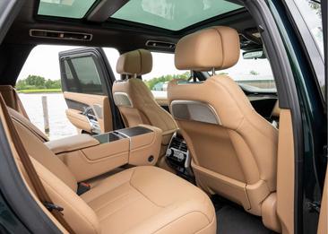 Land Rover Range Rover P550e — photo 20