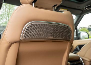 Land Rover Range Rover P550e — photo 24
