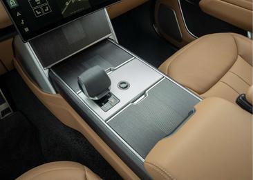 Land Rover Range Rover P550e — photo 25