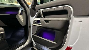 Land Rover Defender D300 — photo 14