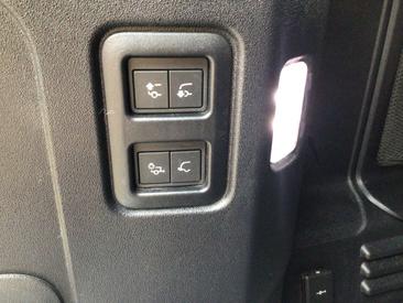Land Rover Defender 110 75th Anniversary Edition — photo 7
