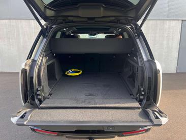 Land Rover Range Rover P460e — photo 23