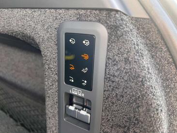 Land Rover Range Rover P460e — photo 24