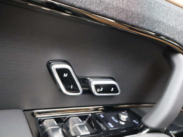Land Rover Range Rover Sport P550e — photo 30