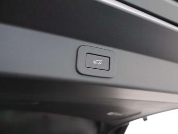 Land Rover Range Rover Sport P550e — photo 33