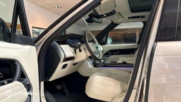 Land Rover Range Rover P460e — photo 12