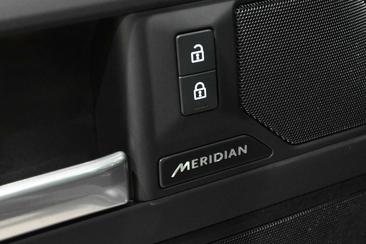 Land Rover Defender 90 X-Dynamic SE 5.0 V8 — photo 19