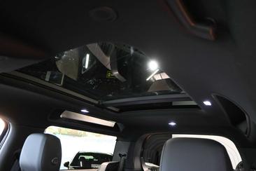 Land Rover Defender 90 X-Dynamic SE 5.0 V8 — photo 23