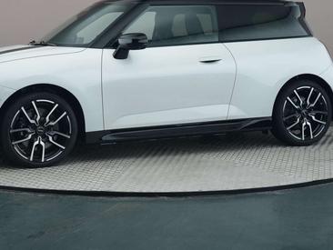 Mini Cooper Electric Berline Cooper SE — photo 18