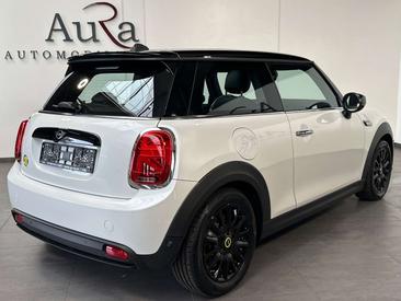 Mini 3 Portes Berline Cooper SE — photo 3