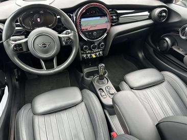 Mini 3 Portes Berline Cooper SE — photo 13