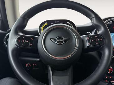 Mini 3 Portes Berline Cooper SE — photo 12