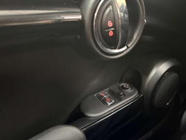 Mini 3 Portes Berline Cooper SE — photo 18
