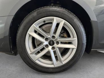 Audi A4 Avant 35 TDI — photo 8
