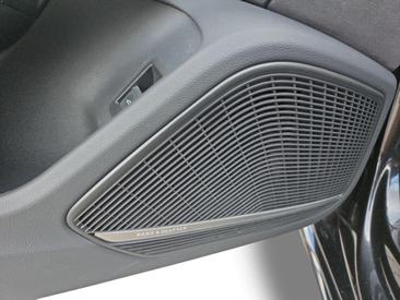 Audi A4 Avant 40 TDI — photo 11