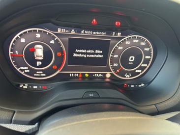 Audi Q2 35 TDI — photo 12