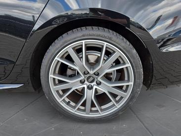 Audi A4 Avant 40 TDI — photo 15
