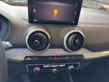 Audi Q2 35 TDI — photo 13