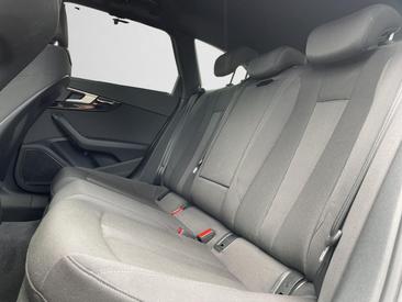 Audi A4 Avant 35 TDI — photo 14