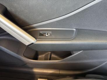Audi Q2 35 TDI — photo 16