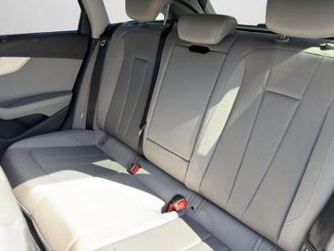 Audi A4 Avant 40 TDI — photo 14